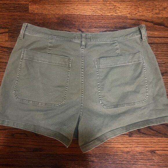 Madwell Utility Shorts (Green) - Picture 3 of 4